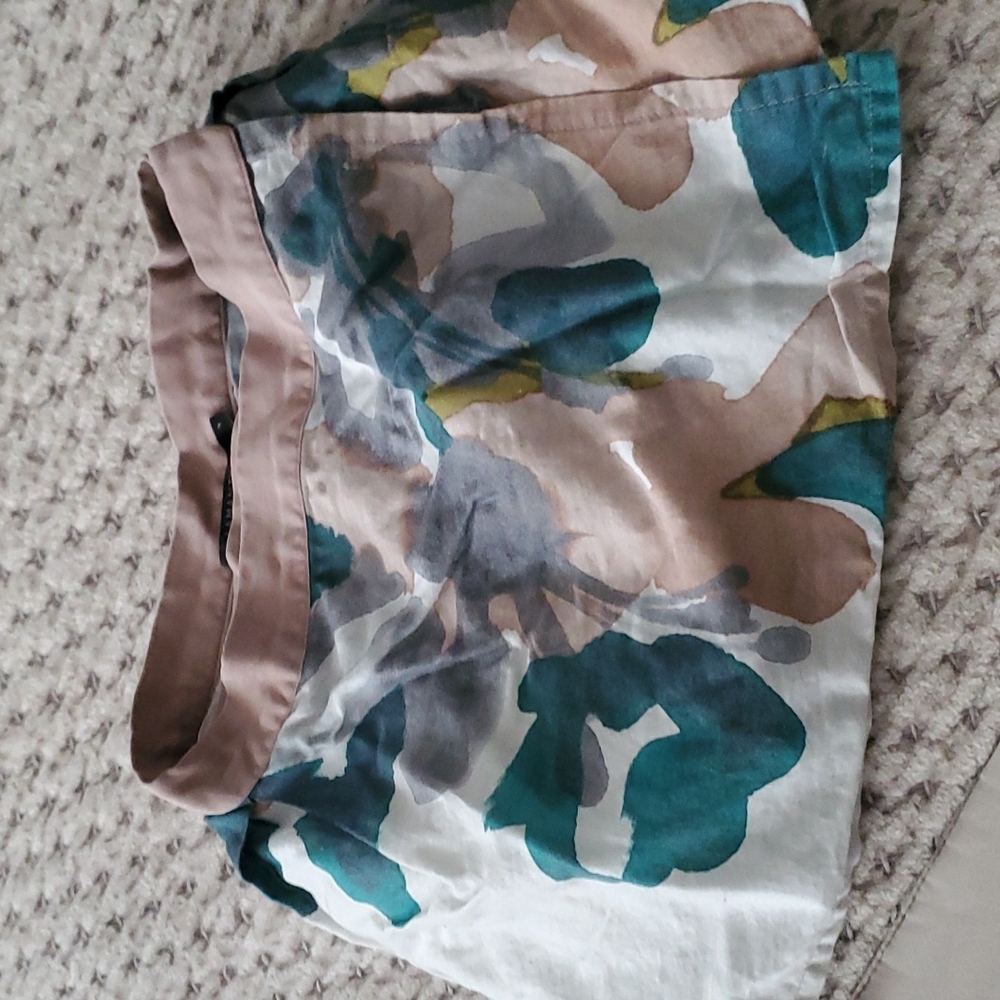 Lamentine skirt France sz 2 runs small